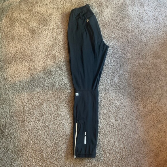 Black Athletic MEC Sports pants - Picture 5 of 10